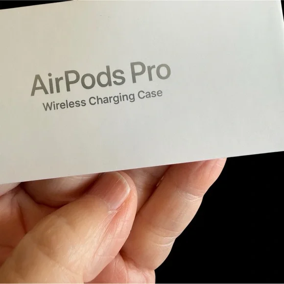 Apple Air Pods Pro - Picture 6 of 10